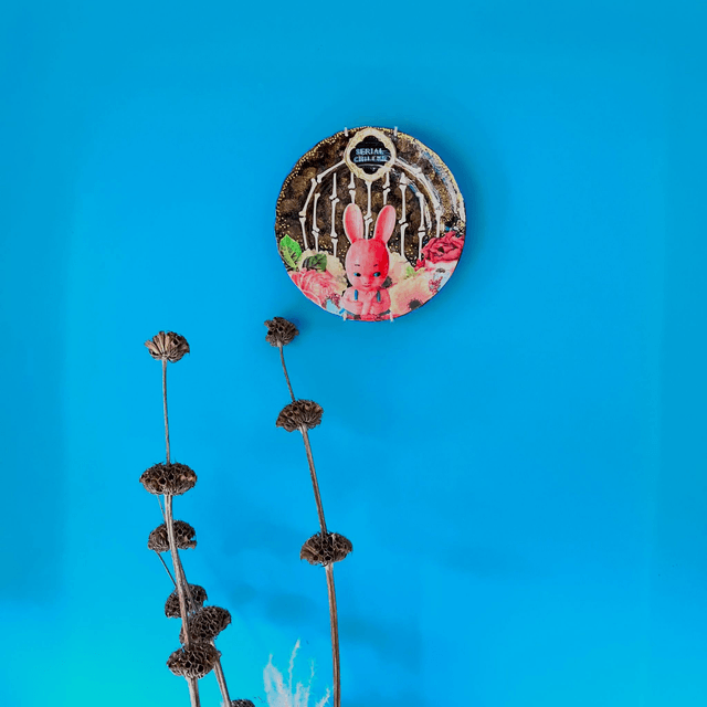 "Serial Chiller" Black & Gold Upcycled Wall Plate - House of Frisson