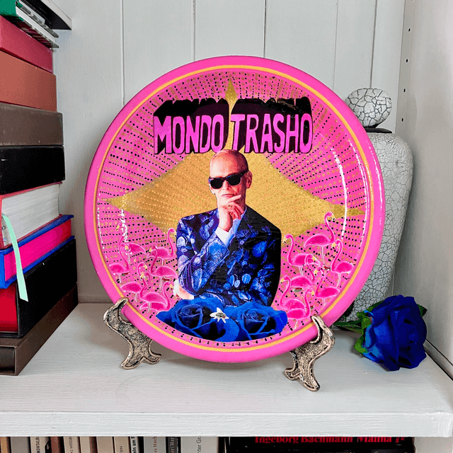 "Mondo Trasho" Pink Upcycled Wall Plate - House of Frisson
