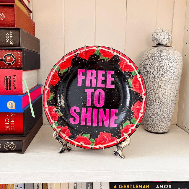 "Free To Shine" Black Upcycled Wall Plate - House of Frisson