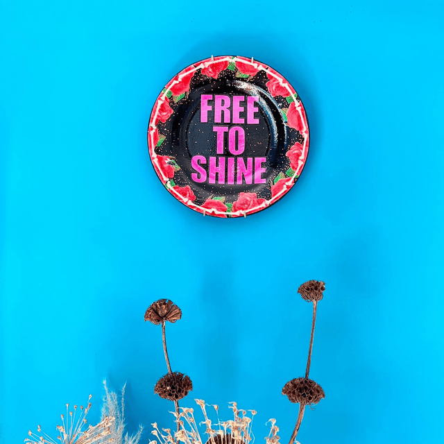 "Free To Shine" Black Upcycled Wall Plate - House of Frisson